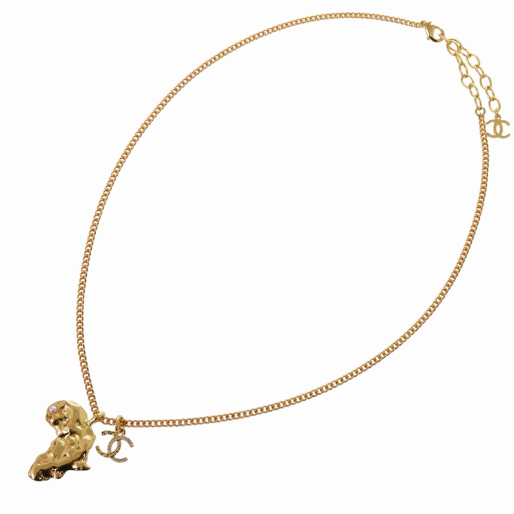 CHANEL White Pearl Logo Necklace - Picture 4 of 7